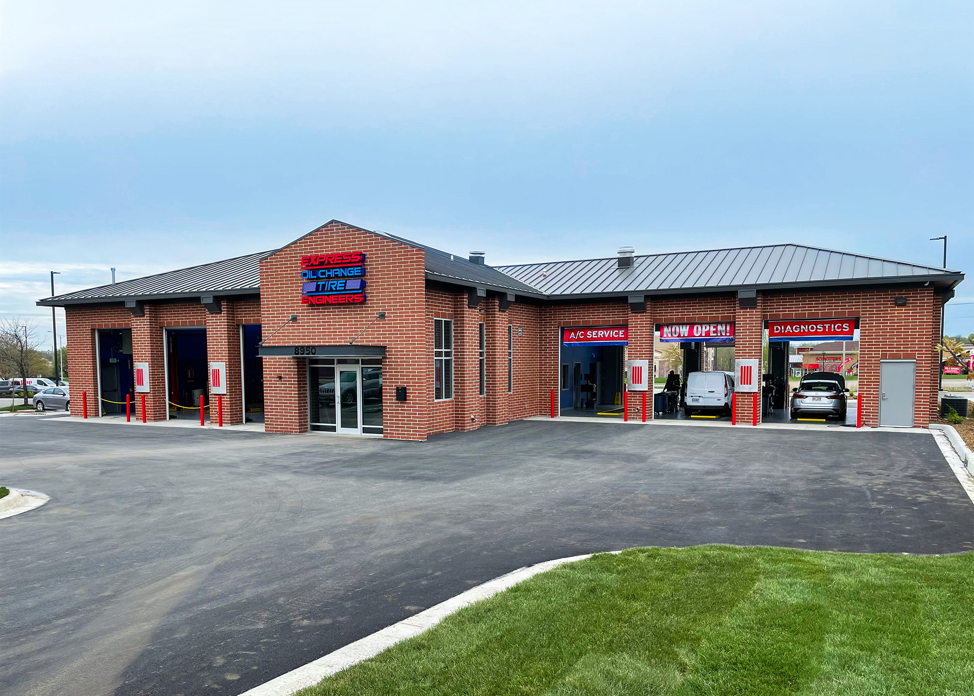 Express Oil Change & Tire Engineers at Overland Park, KS - Windham Park