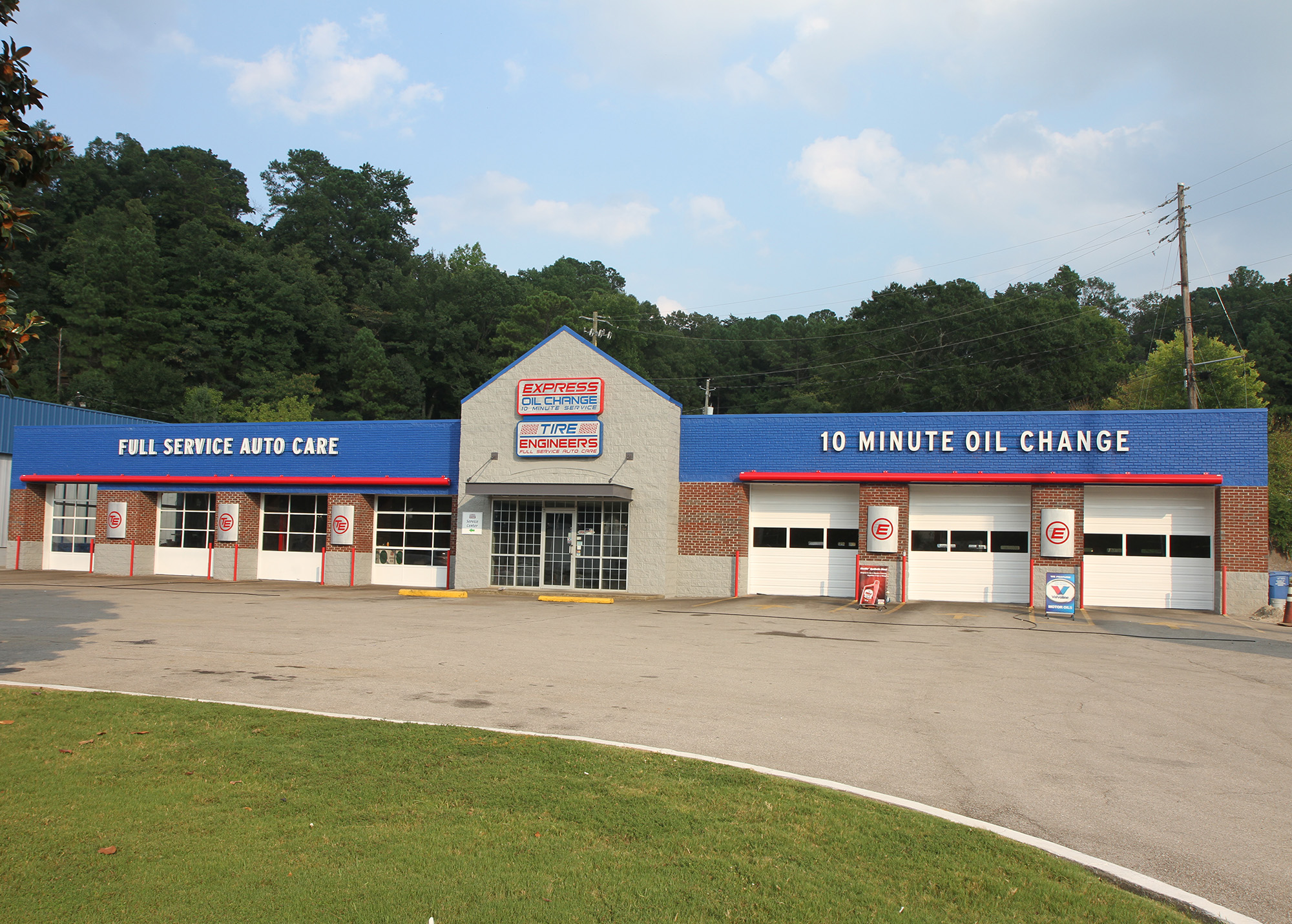 Express Oil Change & Tire Engineers at Vestavia Hills, AL - Montgomery Highway