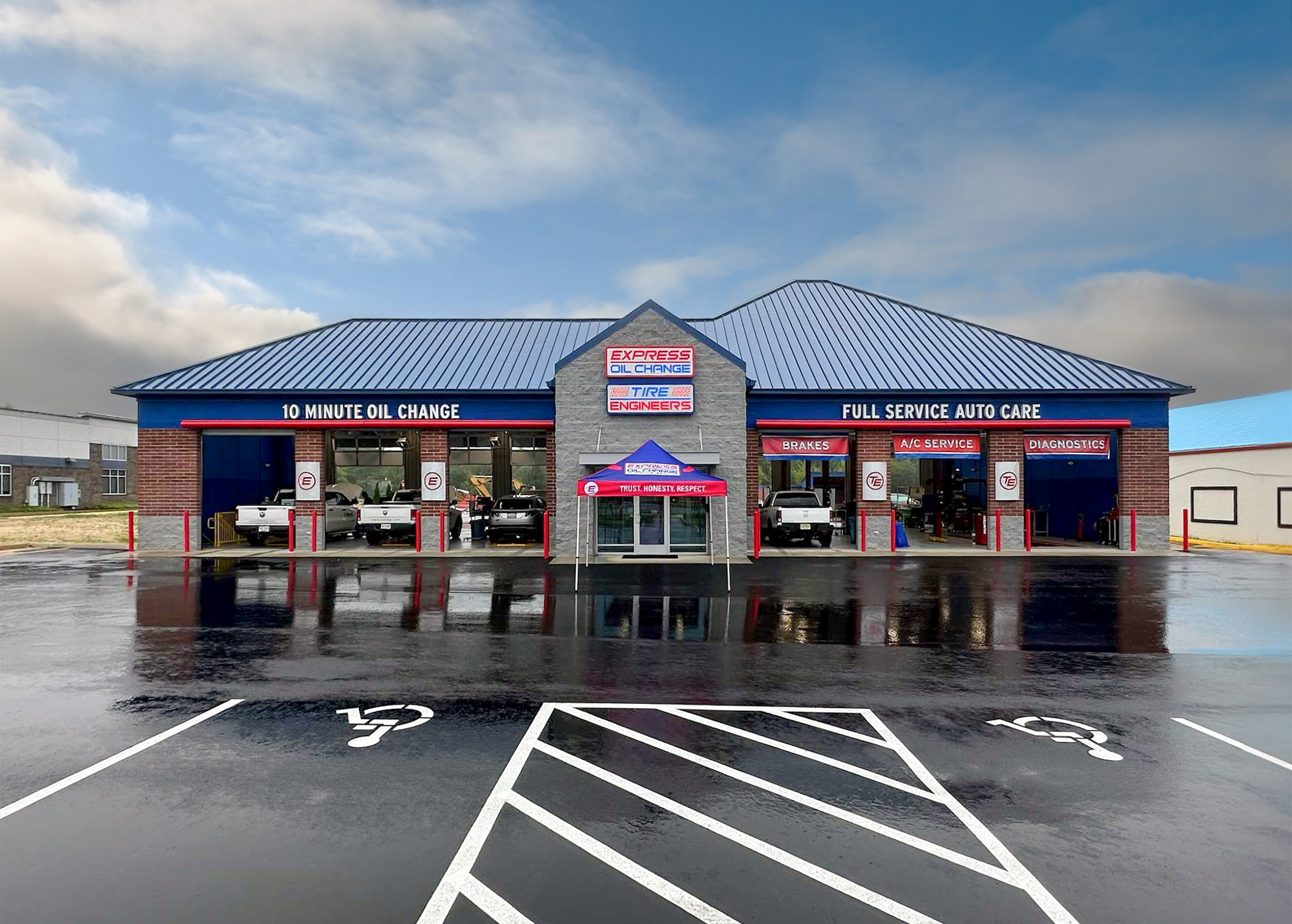 Express Oil Change & Tire Engineers at Fredericksburg, VA - Liberty Place